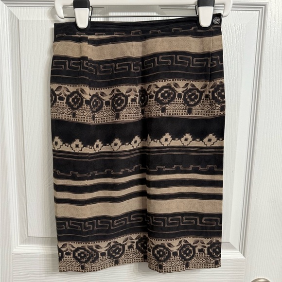 Jones New York 100% Silk Wrap Skirt 6 Brown Black Tribal Print Straight Knee - Picture 2 of 6